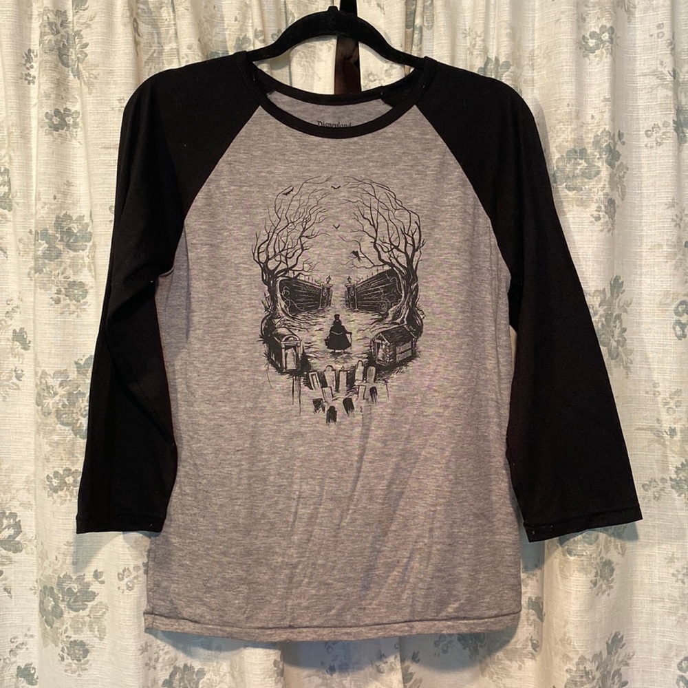 Disney’s the Haunted Mansion baseball tee